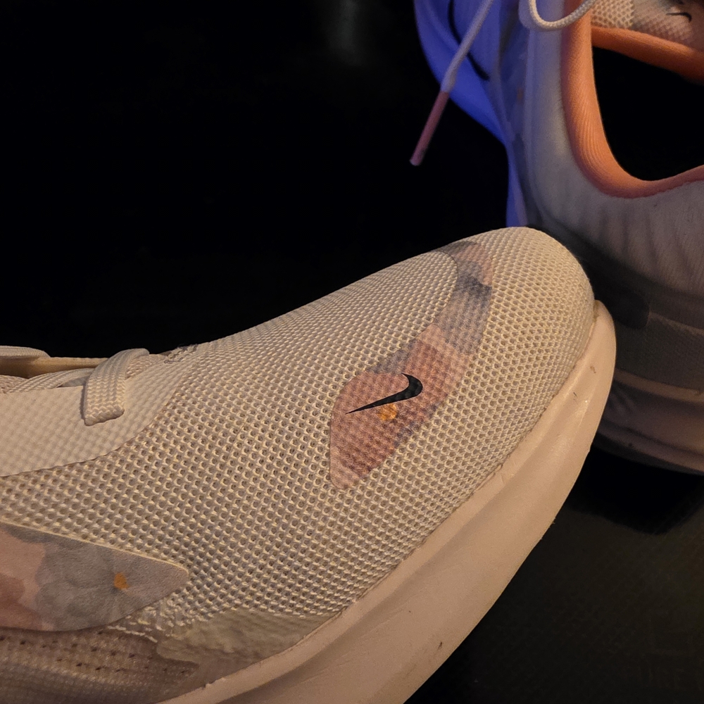 Nike Quest 5 Premium Pink Pearl Floral Running Shoes 8 - Picture 9 of 12